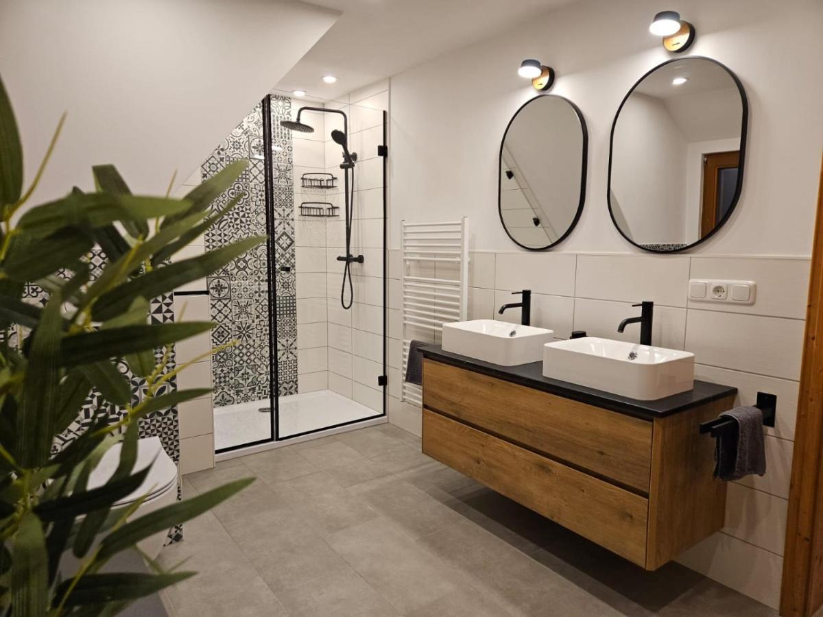 Fewo Am See, Ferienhaus, 7 Schlafzimmer, Waschmaschine, Businesswohnung 萨尔茨吉特 外观 照片