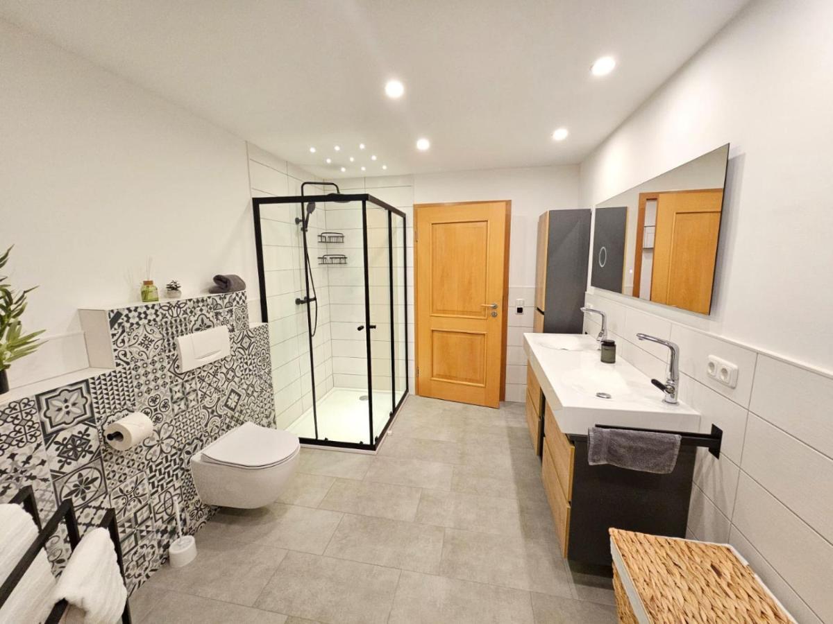 Fewo Am See, Ferienhaus, 7 Schlafzimmer, Waschmaschine, Businesswohnung 萨尔茨吉特 外观 照片